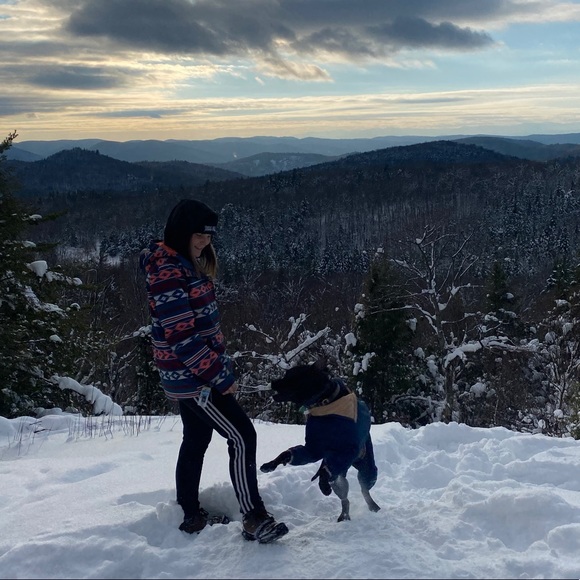 Meet your Posher, Makena - Picture 1 of 1